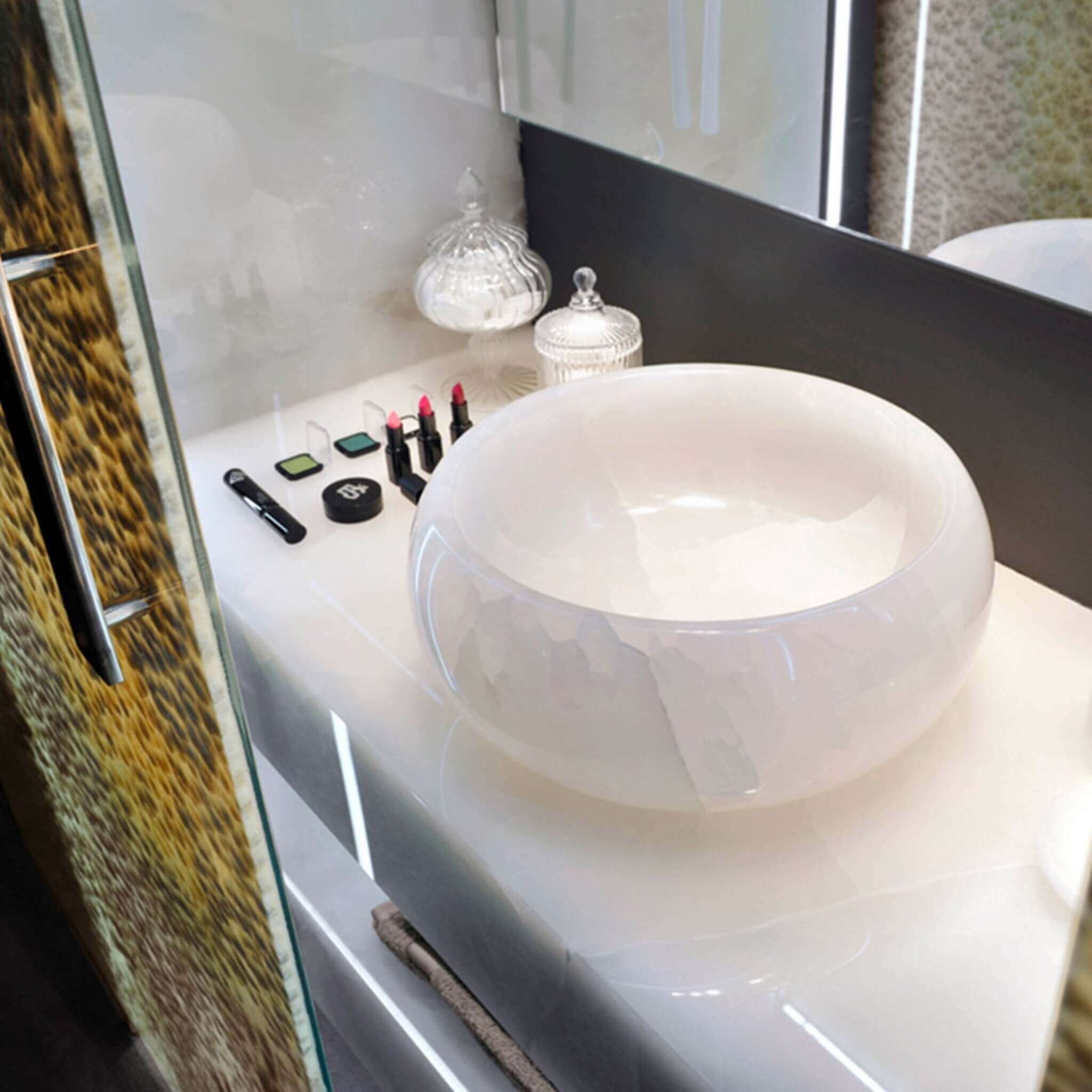 washbasin-white-onyx